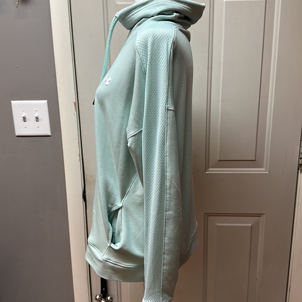 Under Armour sweatshirt. Size large - Picture 4 of 9